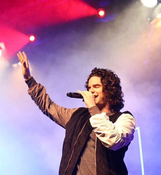 Latin Christian Singer Johnny Rez Partners with OneShare Health Christian Non-Profit